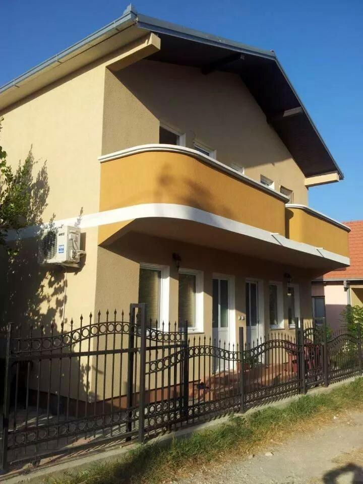 Apartments Emerald Ulcinj Exterior foto